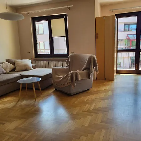 דירה Large With Wardrobe Space *